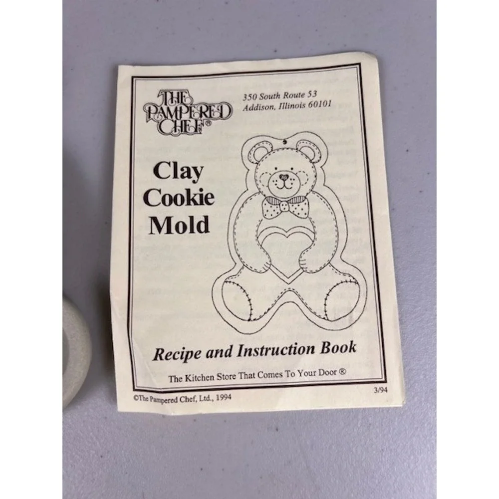 Pampered Chef Teddy Bear Clay Cookie Mold Vintage 1991 Stoneware with Recipes